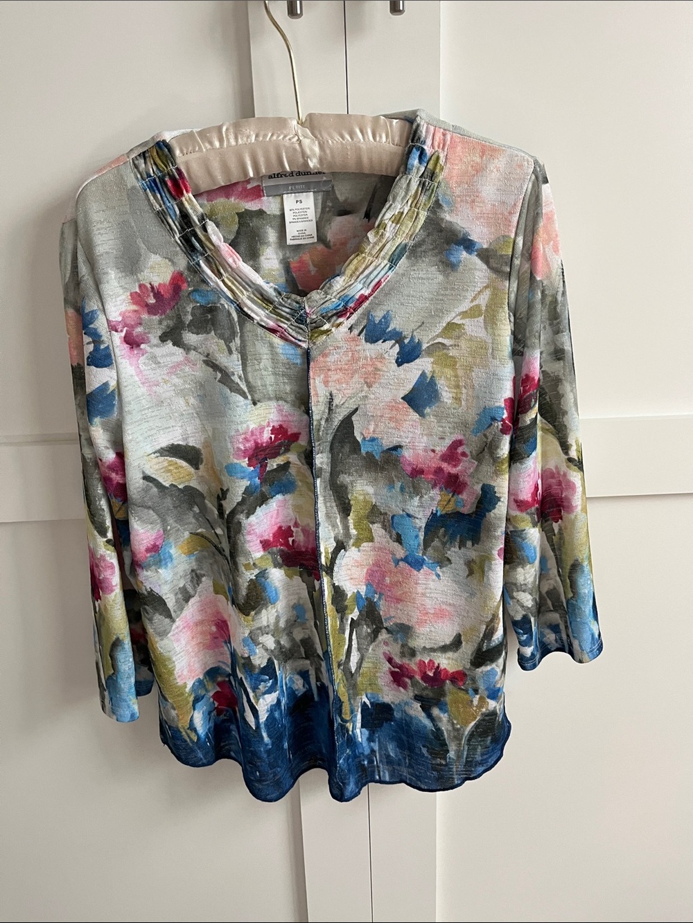 Alfred Dunner Petite S Watercolor Floral V-Neck Long Sleeve Top